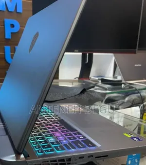 New Laptop MSI Vector 17 HX AI A2XWJG 16GB Intel Core Ultra 7 SSD 1T