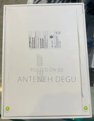 Photo - New Laptop Apple MacBook Pro 2022 M2 16GB Apple M2 SSD 4T