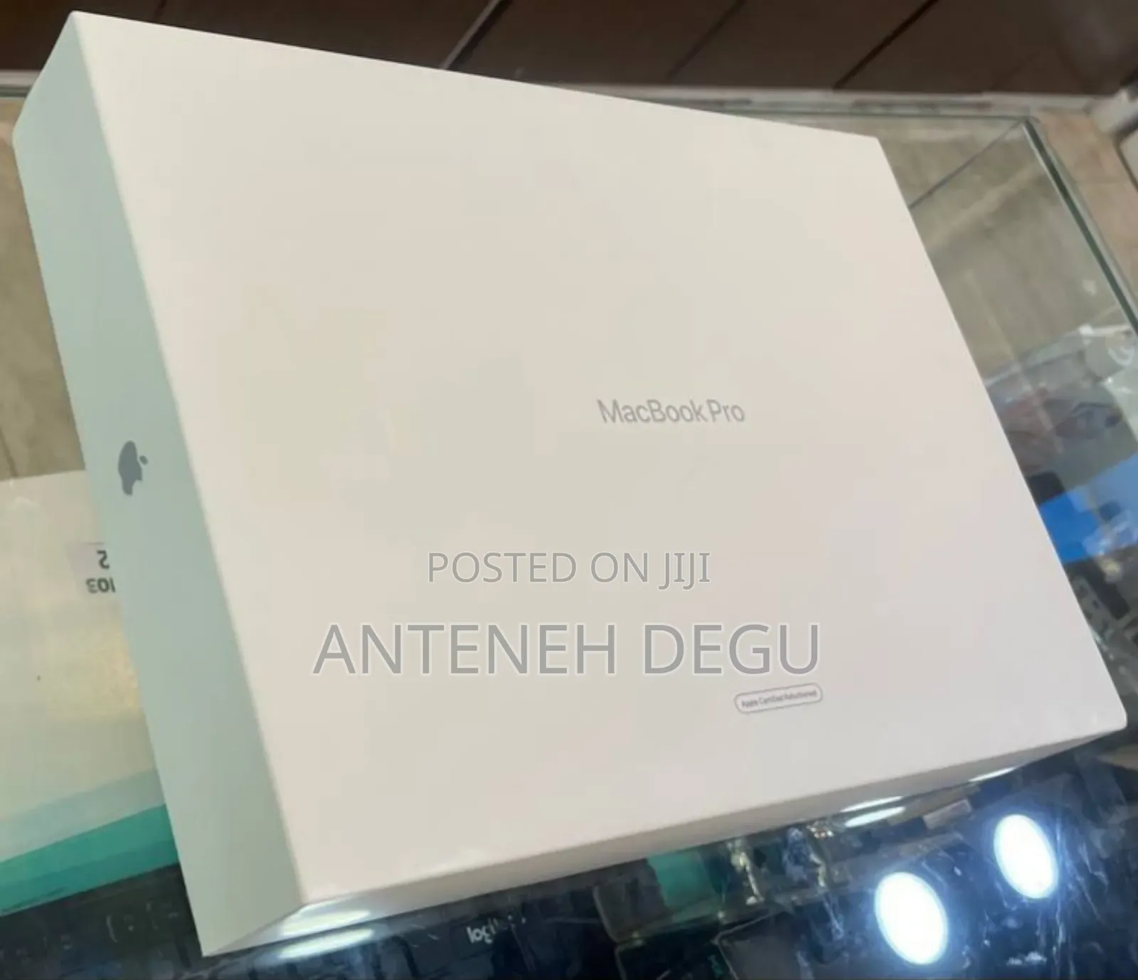 New Laptop Apple MacBook Pro 2022 M2 16GB Apple M2 SSD 4T