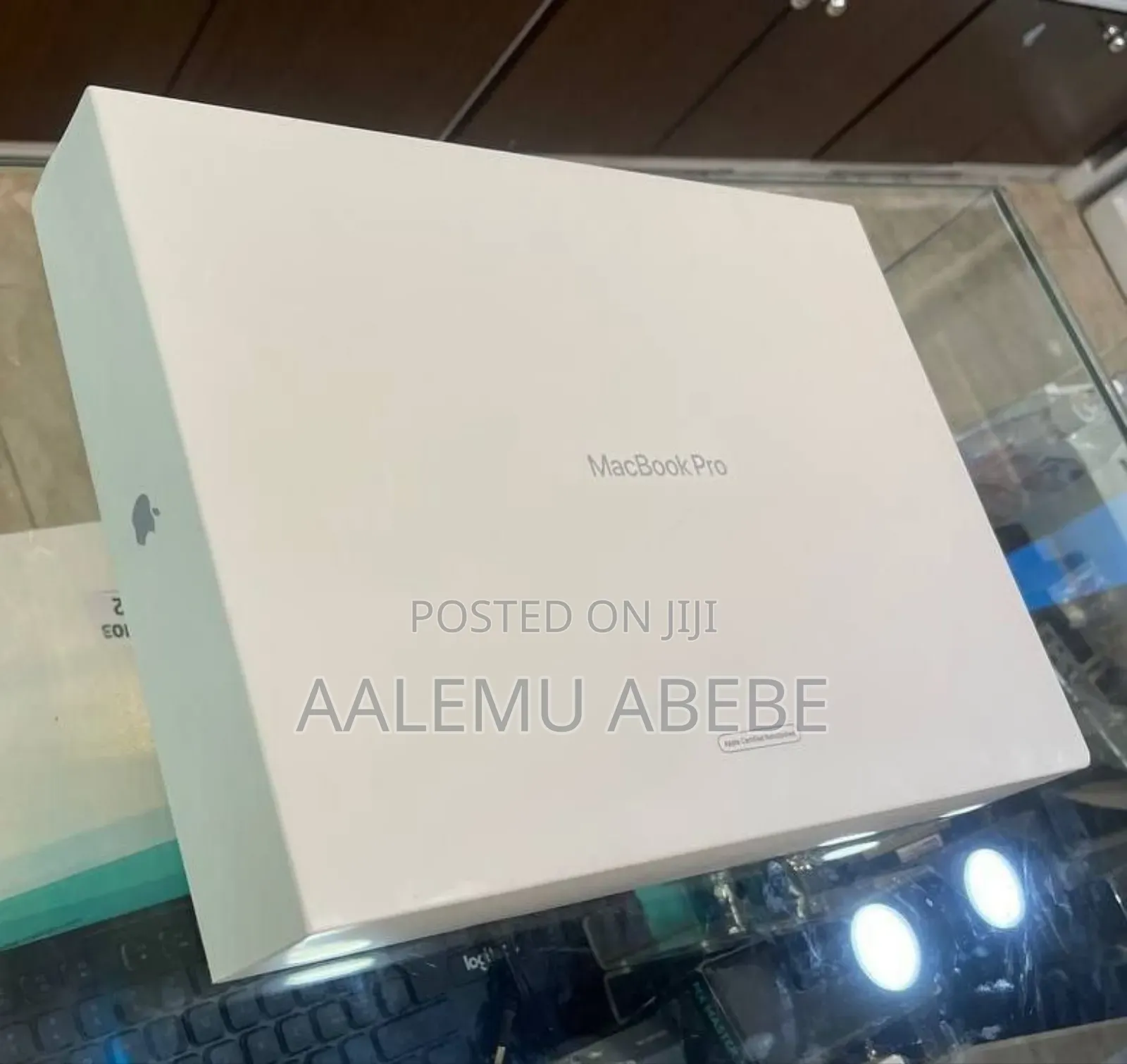 New Laptop Apple MacBook Pro 2022 M2 16GB Apple M2 SSD 4T