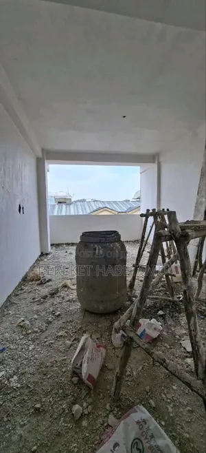 3bdrm Apartment in አዲስ አበባ, Nifas Silk-Lafto for sale