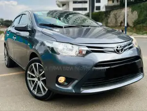 Toyota Yaris 2015 Beige