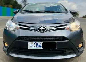 Toyota Yaris 2015 Beige