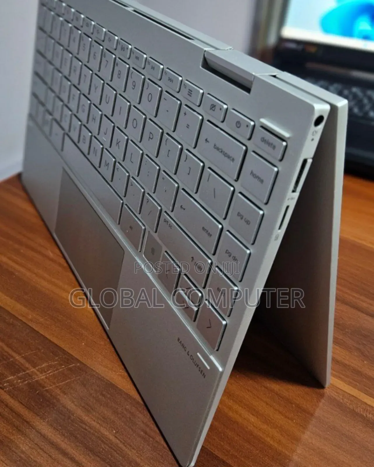 New Laptop HP Envy X360 8GB Intel Core I7 SSD 512GB