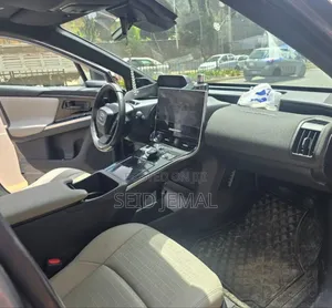 Toyota bZ4X 2024 Gray