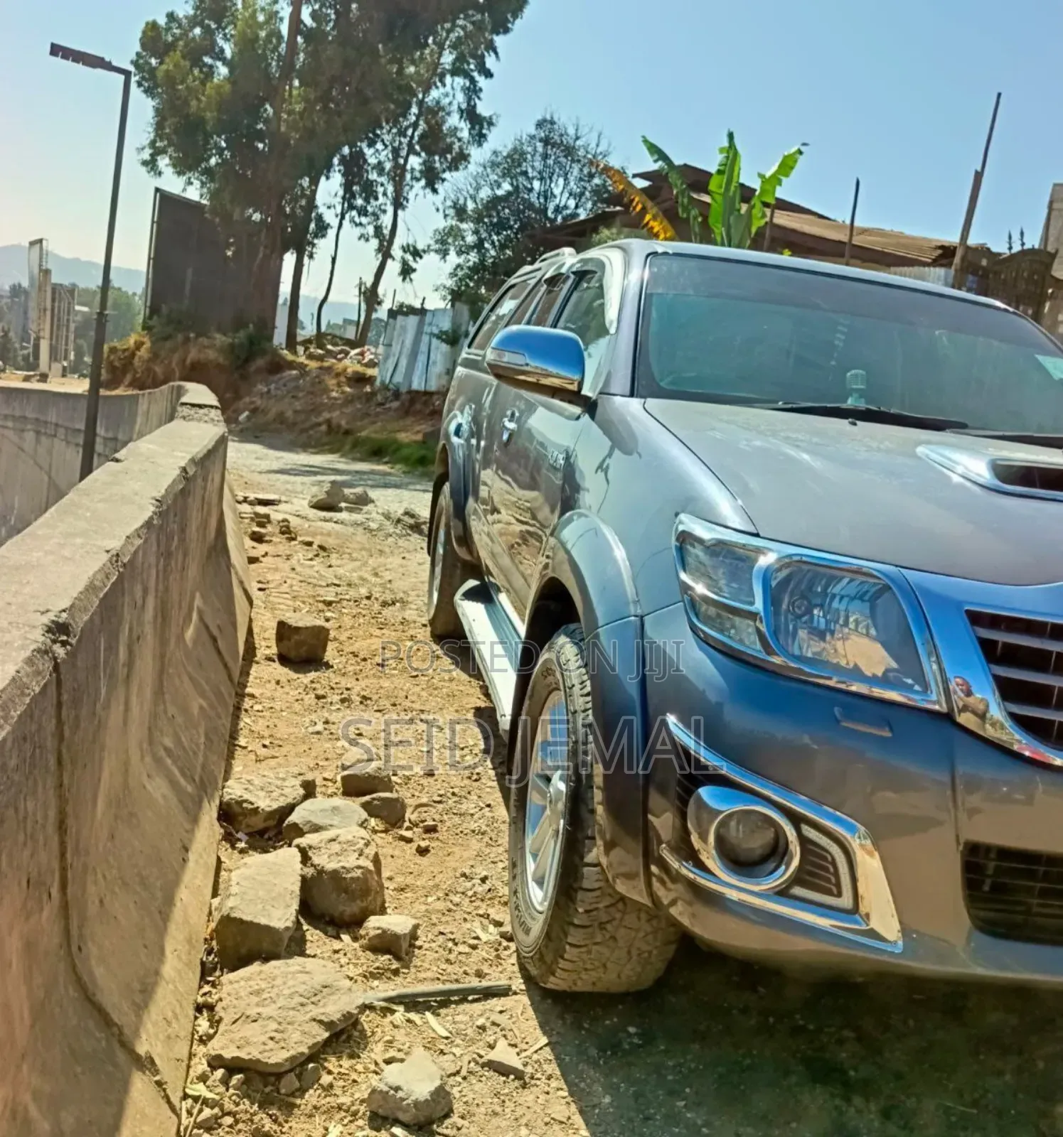 Toyota Hilux 2012 Gray