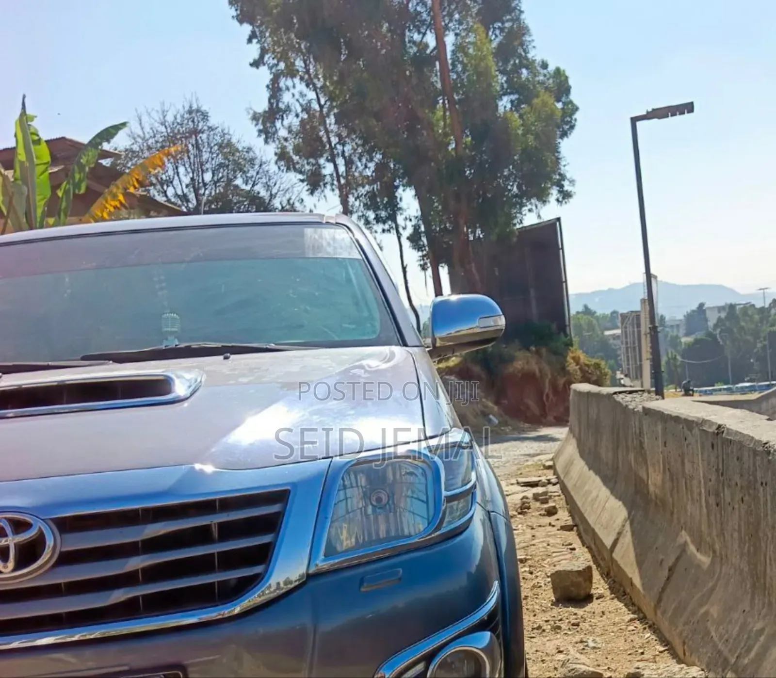 Toyota Hilux 2012 Gray