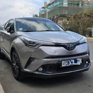 Photo - Toyota C-HR 2017 Silver
