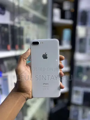 Photo - Apple iPhone 8 Plus 256 GB White