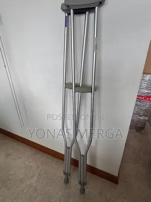 Photo - Underarm Crutches Are Durable Yet Lightweightثcrutches據ክራንች