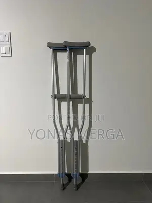 Photo - Underarm Crutches 10level Height Adjustableغ畯crutchesشkranch