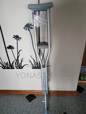 Under Arm Walking Crutches ئcranchه٧ideal for Leg Injuries