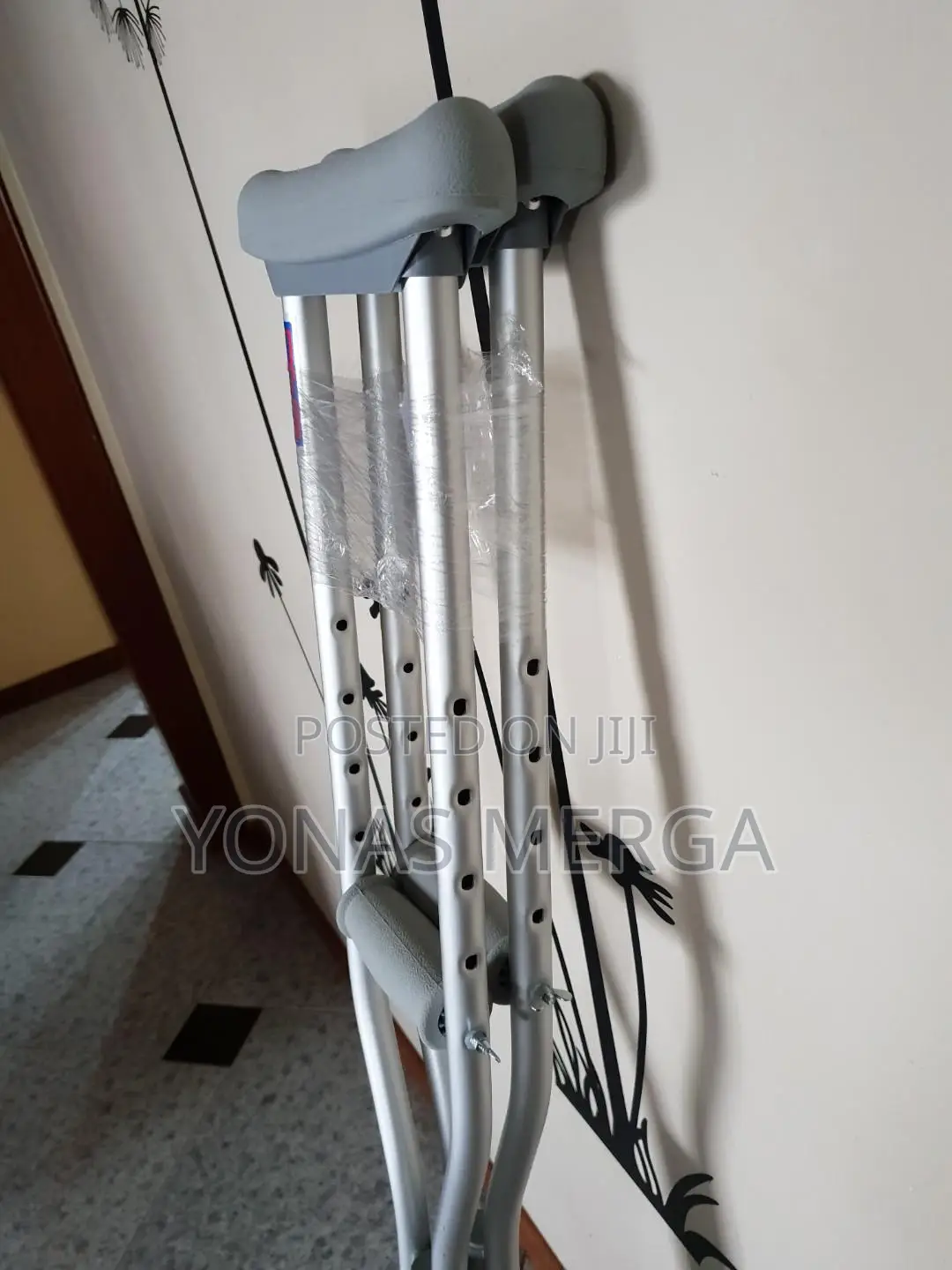 Under Arm Walking Crutches ئcranchه٧ideal for Leg Injuries