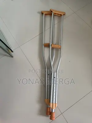 Photo - Crutches With Underarm Pads٧٧ideal for Hospital Everyday Use