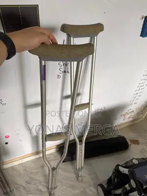 Photo - Crutches0*Accurately Adjust to the Most Comfortable Height