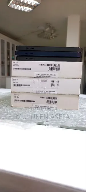 Photo - New Laptop Samsung Galaxy Book 2 4GB AMD Ryzen 9 HDD 640GB