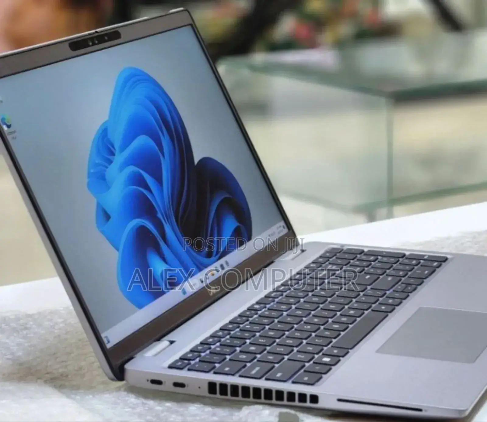 New Laptop Dell Latitude 5540 16GB Intel Core I7 SSD 512GB