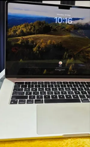 Photo - New Laptop Apple MacBook Air 2024 M3 13-Inch 16GB Apple M3 SSD 512GB