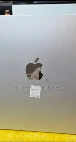 New Laptop Apple MacBook Air 2024 M3 13-Inch 16GB Apple M3 SSD 512GB