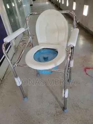 Photo - Durable Anti Rust Toilet Chair龱كtoilet Chairßذpotty Bathroom