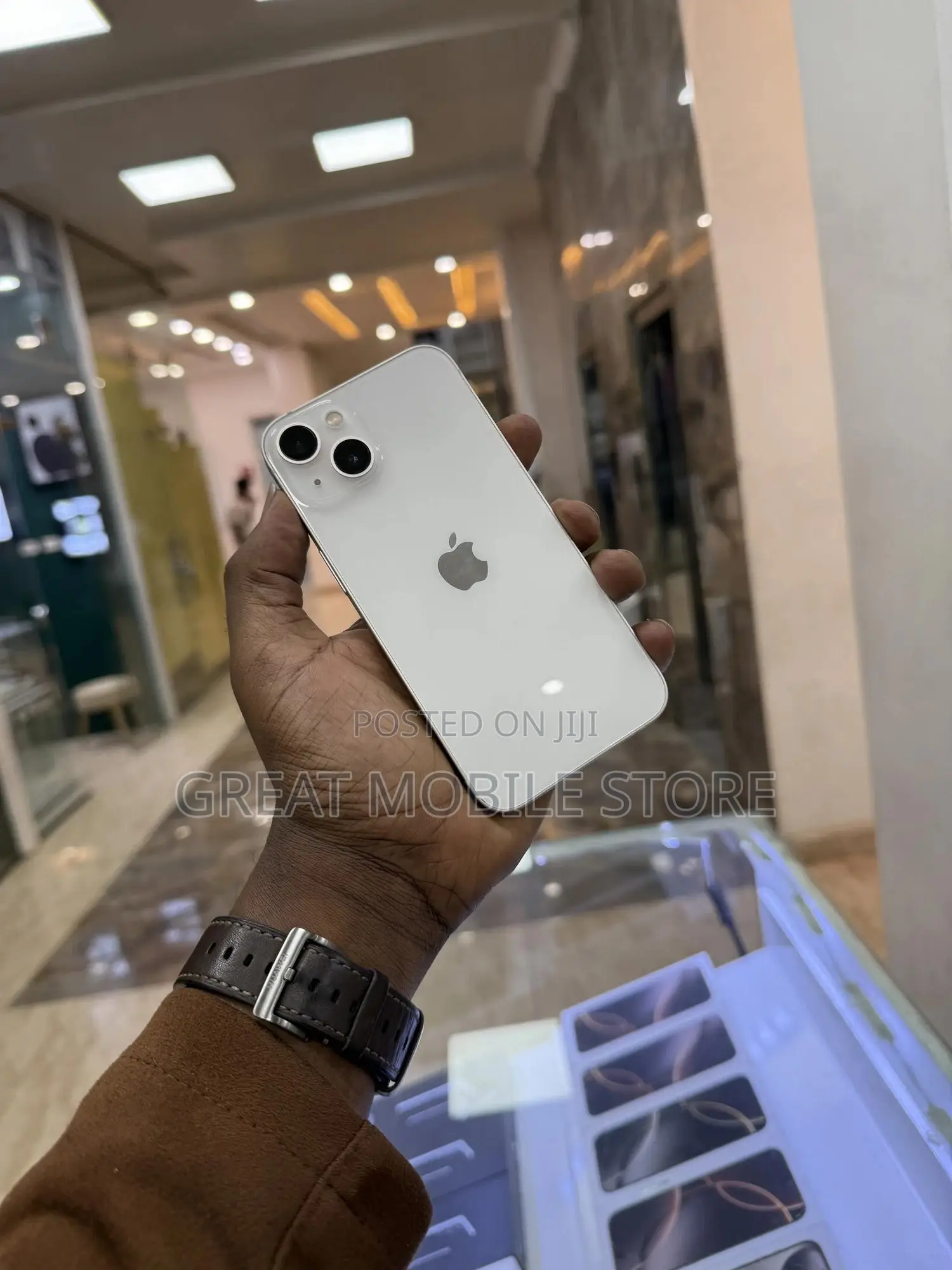 New Apple iPhone 13 128 GB Silver