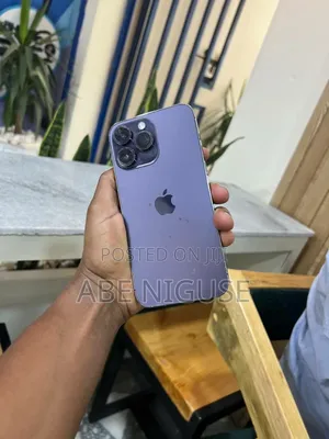 Photo - Apple iPhone 14 Pro Max 128 GB Purple