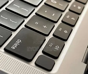 Photo - New Laptop Apple MacBook Pro M1 16GB Intel Core I5 SSD 512GB
