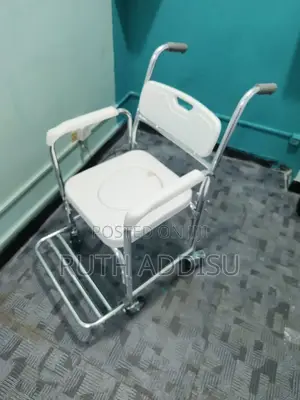 Commode Wheel Manual Chair想起commode Chair聘書toilet Chair New