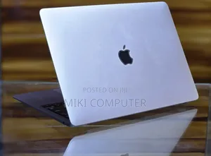 Photo - New Laptop Apple MacBook Air 2020 8GB Intel Core I5 SSD 256GB