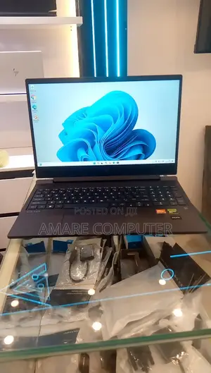 New Laptop HP Victus 16 16GB AMD Ryzen 7 SSD 1T