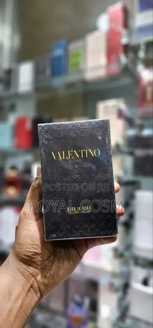 Photo - Valentino Oumo Born in Roma Yellow Dream for Him