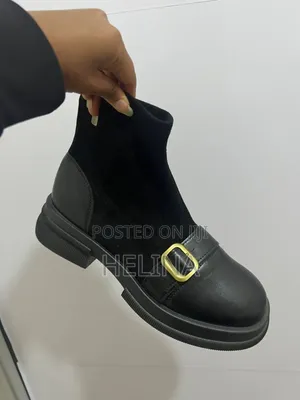 Photo - Size 39 Unique Boots on Hand