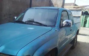 Toyota Hilux 2001 Blue