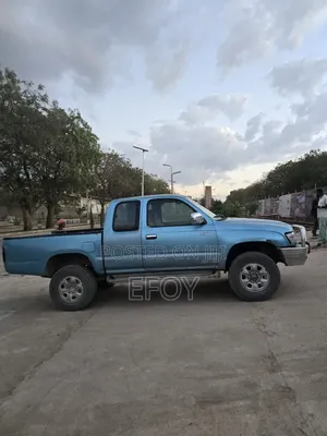 Toyota Hilux 2001 Blue