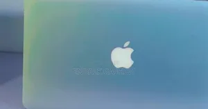 New Laptop Apple MacBook 4GB Intel Core I5 SSD 256GB