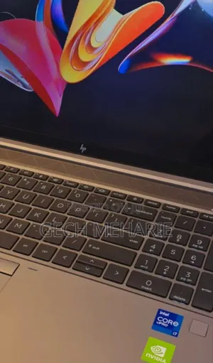 New Laptop HP ZBook Firefly G8 16GB Intel Core I7 SSD 1T