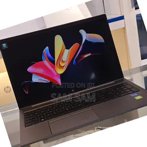 New Laptop HP ZBook Firefly G8 16GB Intel Core I7 SSD 512GB