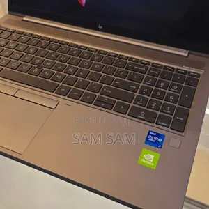 New Laptop HP ZBook Firefly G8 16GB Intel Core I7 SSD 512GB