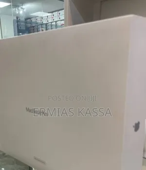 Photo - New Laptop Apple MacBook Pro 2023 M2 16GB Apple M2 SSD 4T