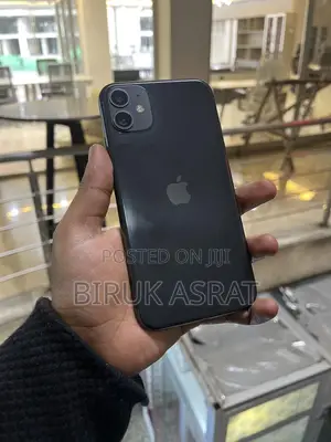 Photo - Apple iPhone 11 64 GB Black