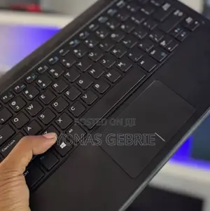 Photo - New Laptop Dell Latitude 3189 4GB Intel Pentium SSD 256GB