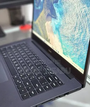 New Laptop Apple MacBook Pro 8GB Intel Core I5 SSD 512GB