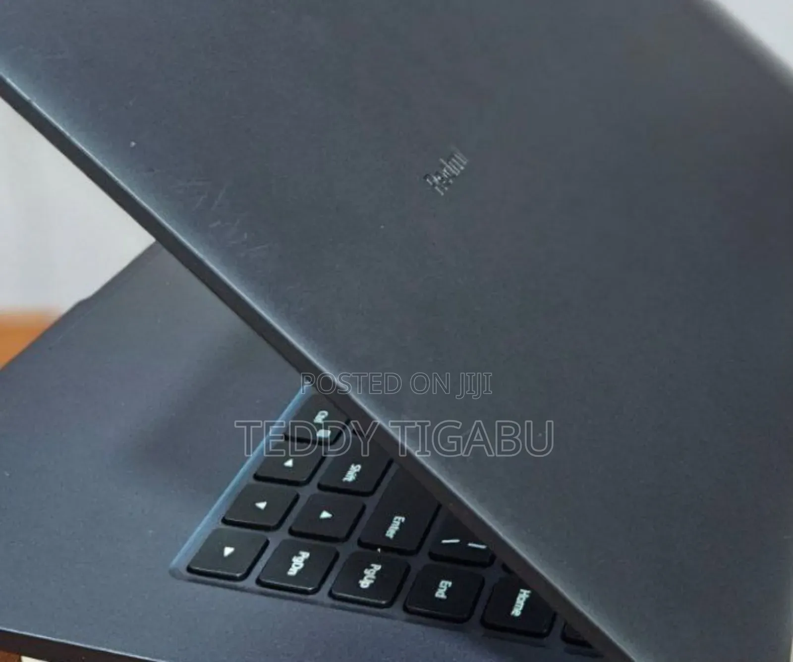 New Laptop Apple MacBook Pro 8GB Intel Core I5 SSD 512GB