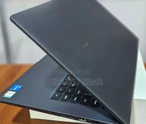 New Laptop 8GB Intel Core I5 SSD 512GB