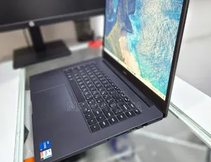 New Laptop Huawei MateBook 13 WRT-W29E 8GB Intel Core I5 SSD 512GB