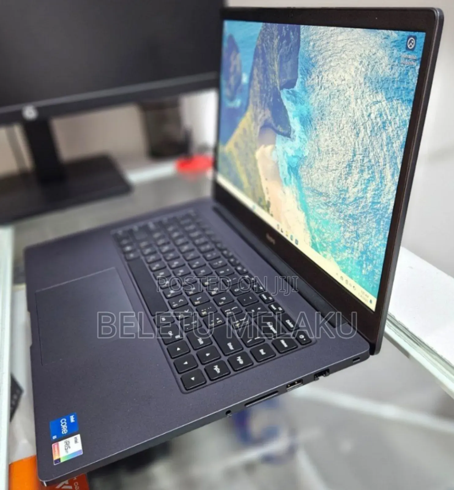 New Laptop 8GB Intel Core I7 SSD 512GB