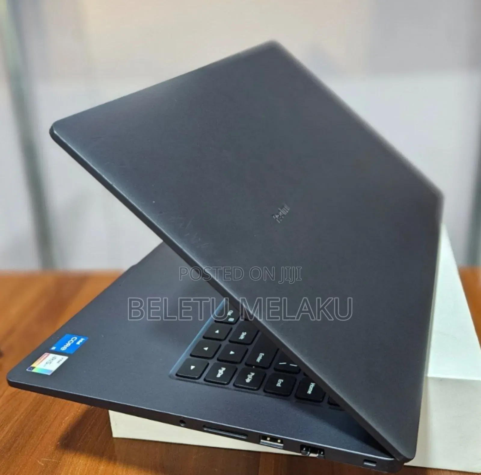 New Laptop 8GB Intel Core I7 SSD 512GB