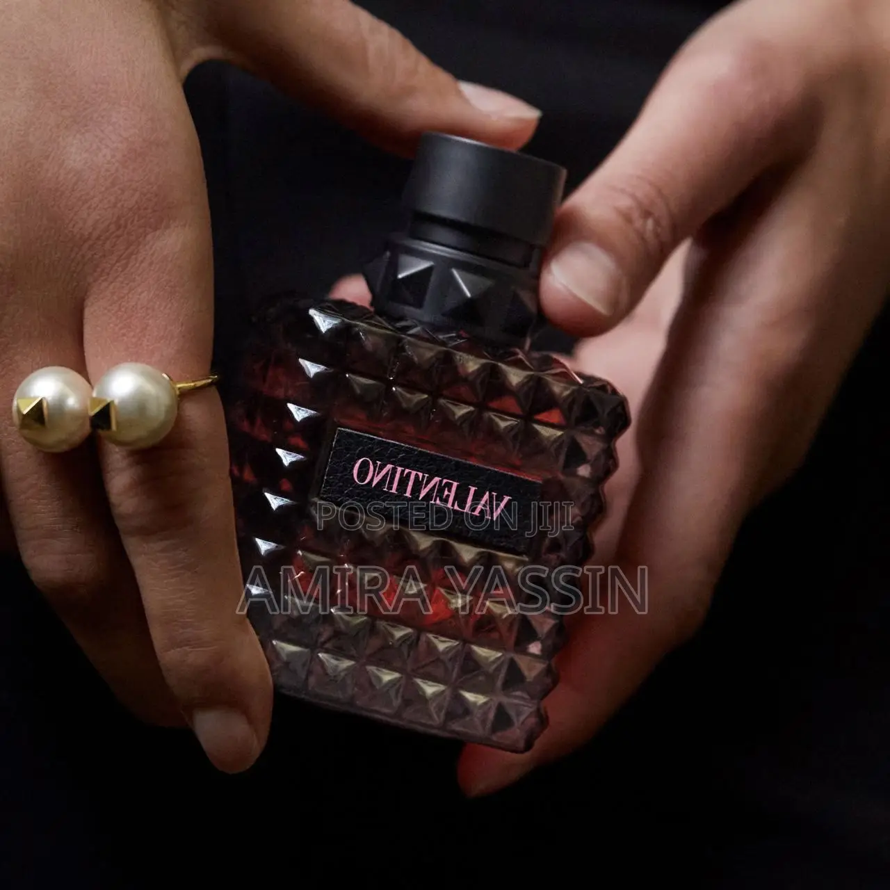 Valentino Donna Born in Roma Intense