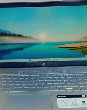 New Laptop HP Pavilion 15 8GB Intel Core I7 SSD 256GB