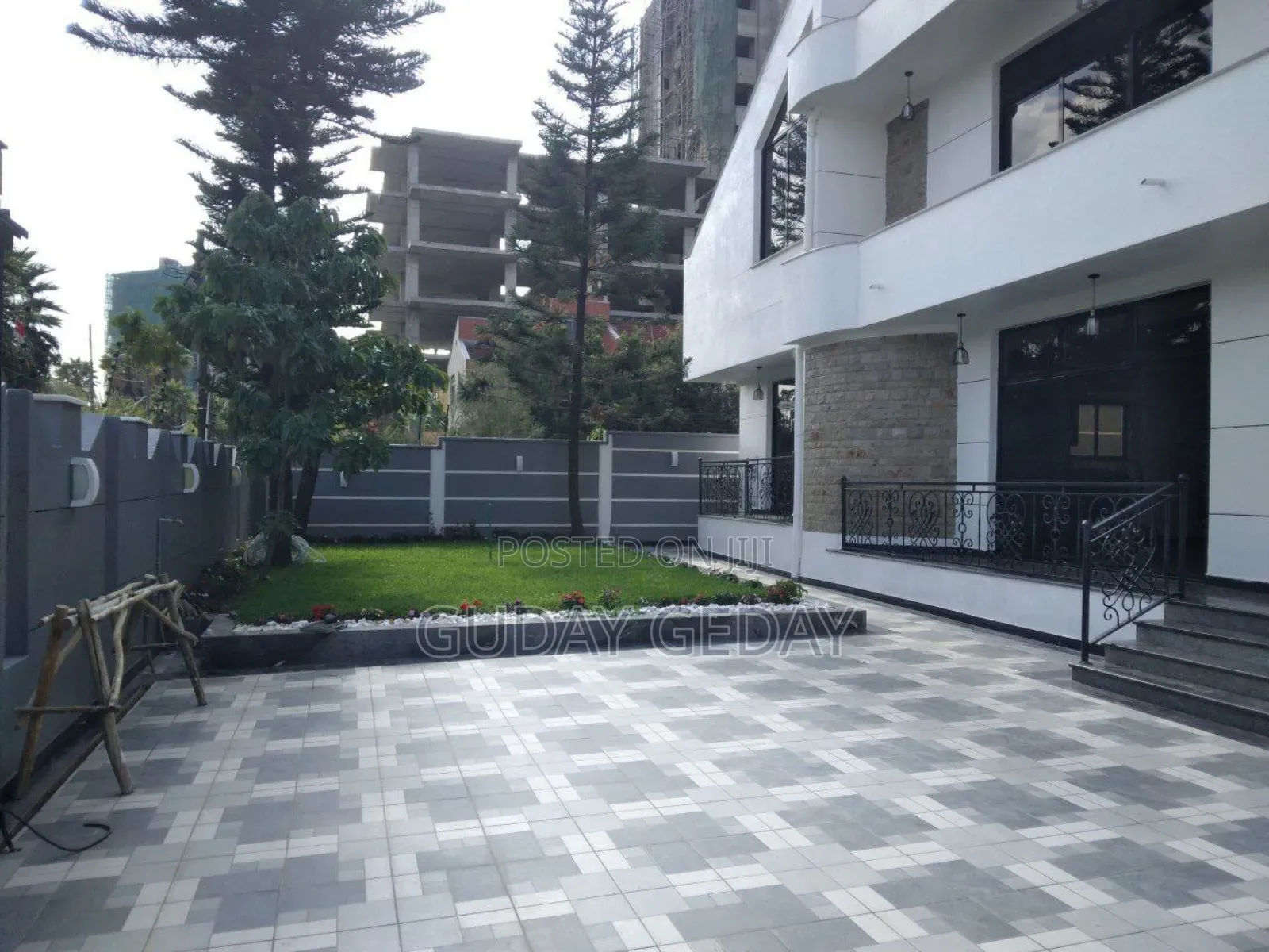 Furnished 9bdrm Maisonette in Yeka for sale